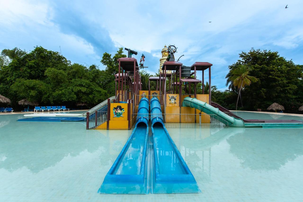 Grand Sirenis Punta Cana Resort & Aquagames Uvero Alto Eksteriør bilde Splash Jungle Water Park