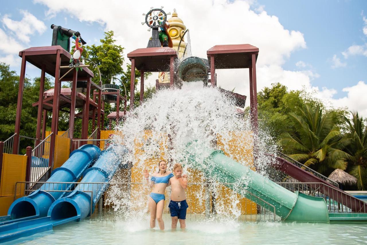 Grand Sirenis Punta Cana Resort & Aquagames Uvero Alto Eksteriør bilde Splash Jungle Water Park