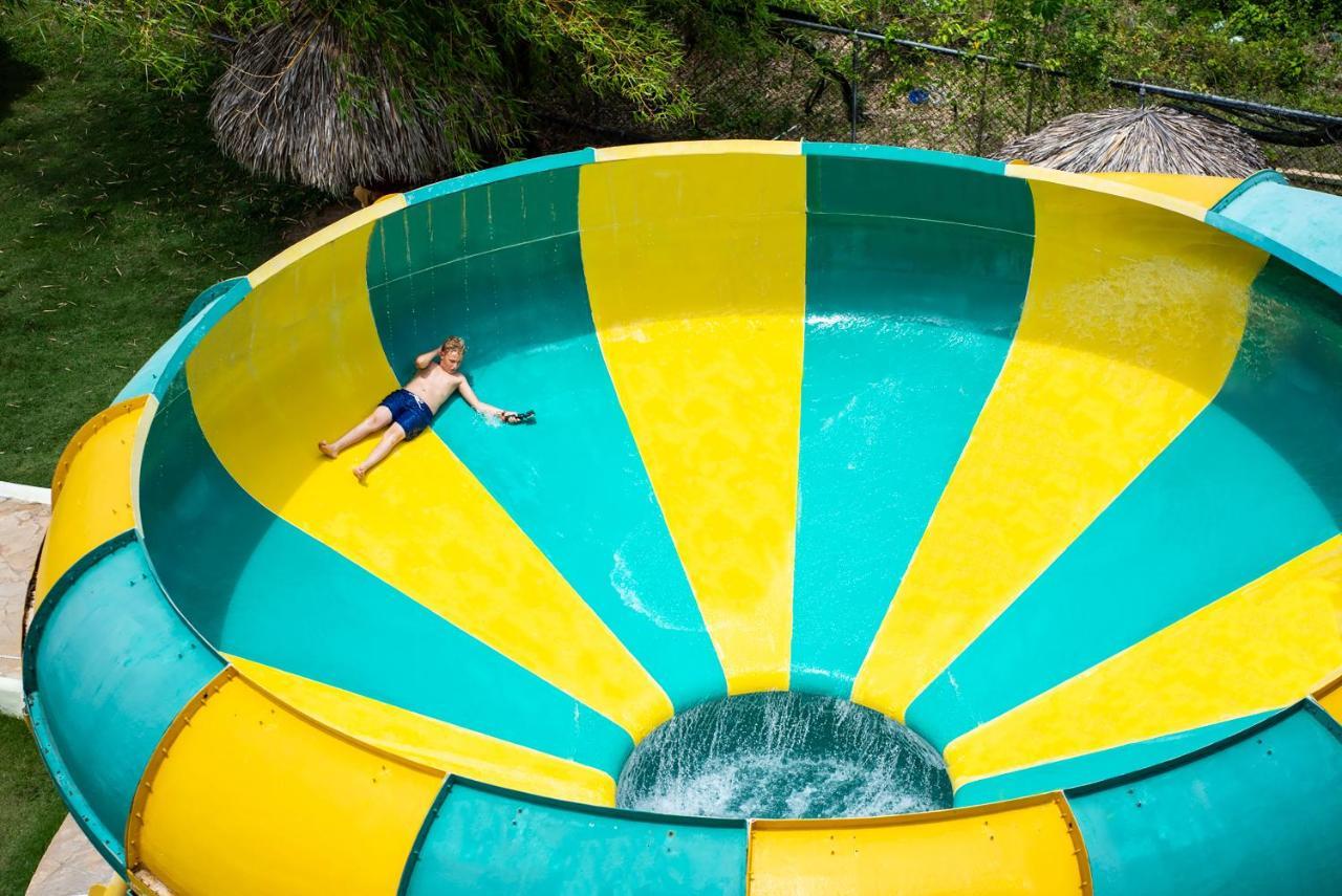 Grand Sirenis Punta Cana Resort & Aquagames Uvero Alto Eksteriør bilde The Tornado
