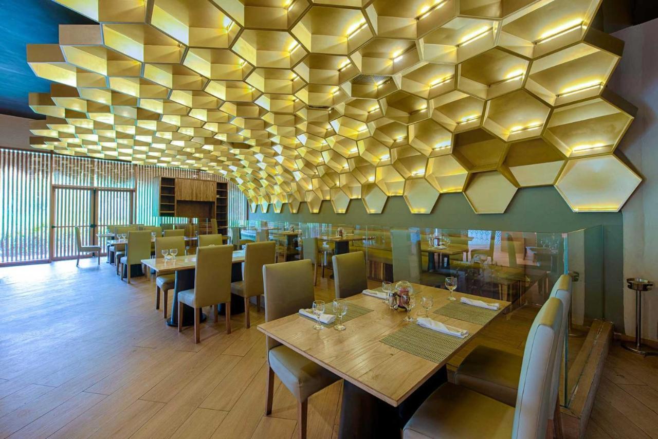Grand Sirenis Punta Cana Resort & Aquagames Uvero Alto Eksteriør bilde The interior of the restaurant