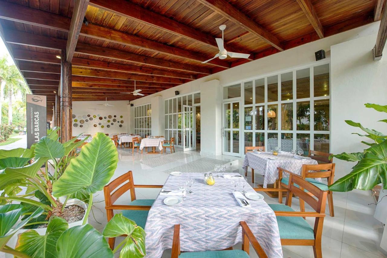 Grand Sirenis Punta Cana Resort & Aquagames Uvero Alto Eksteriør bilde The restaurant at the resort