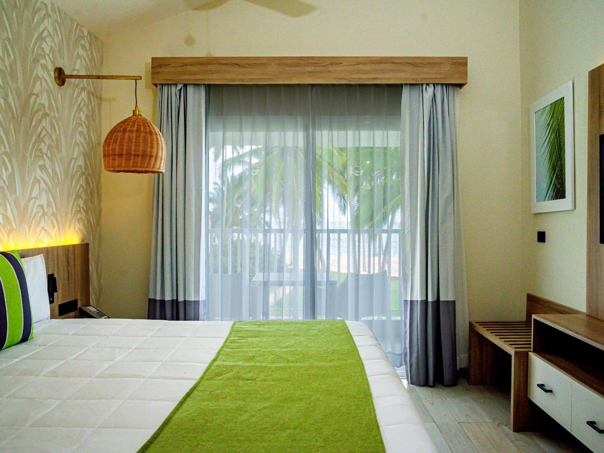Grand Sirenis Punta Cana Resort & Aquagames Uvero Alto Eksteriør bilde A bedroom at the resort