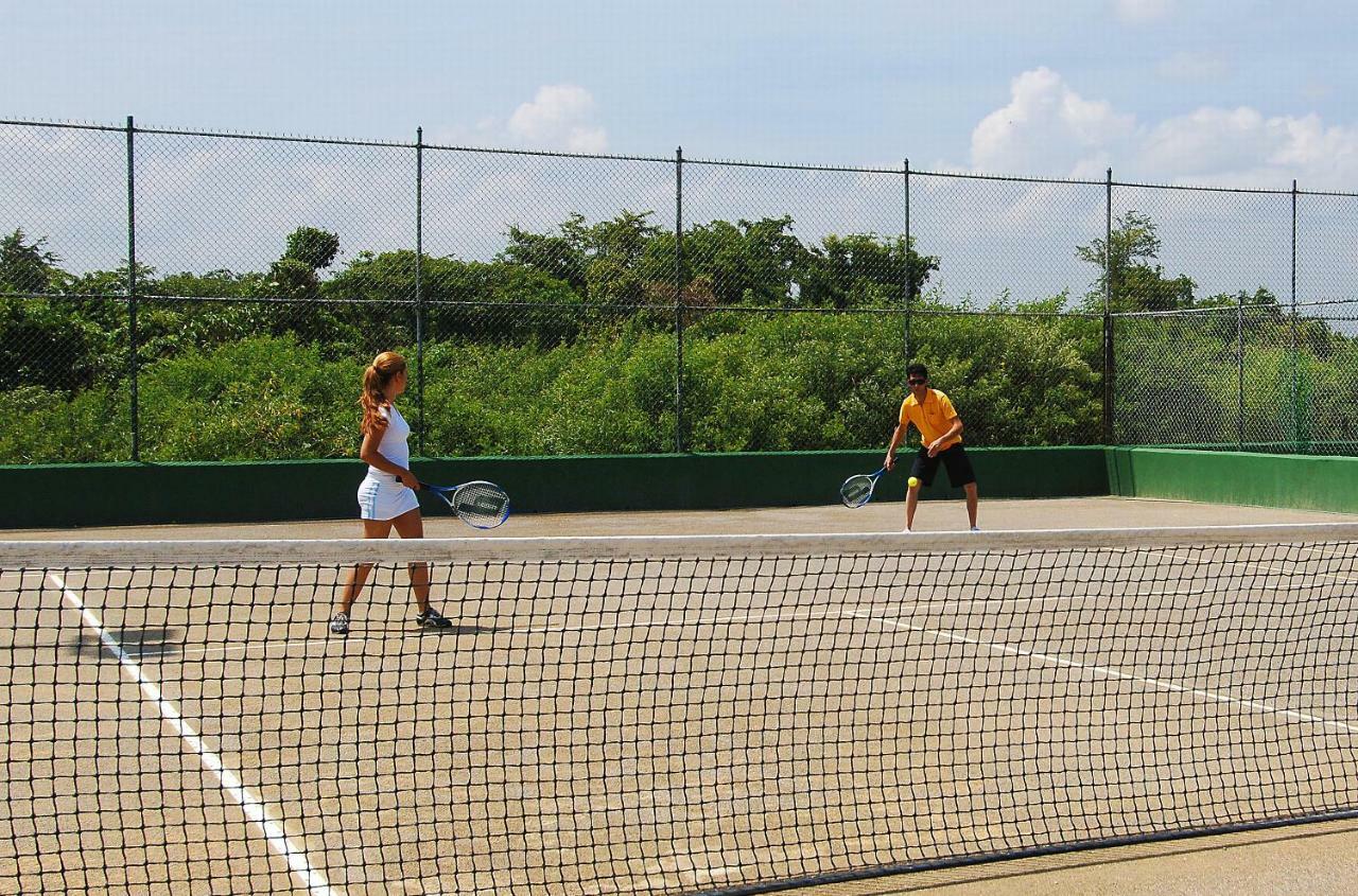 Grand Sirenis Punta Cana Resort & Aquagames Uvero Alto Eksteriør bilde Tennis at the 2007 Pan American Games